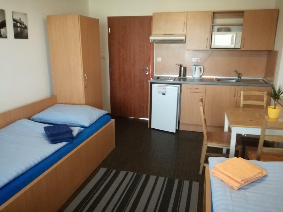 Penzion 411 Solnice Экстерьер фото