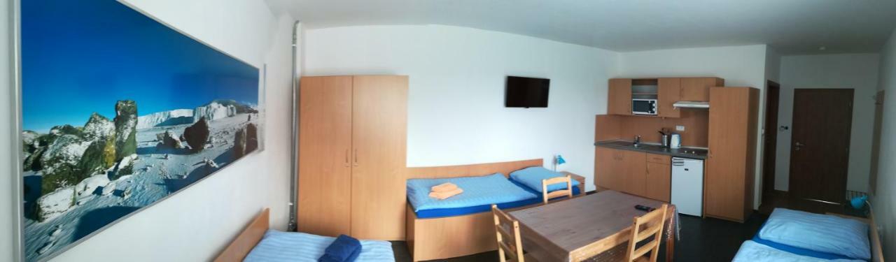 Penzion 411 Solnice Экстерьер фото